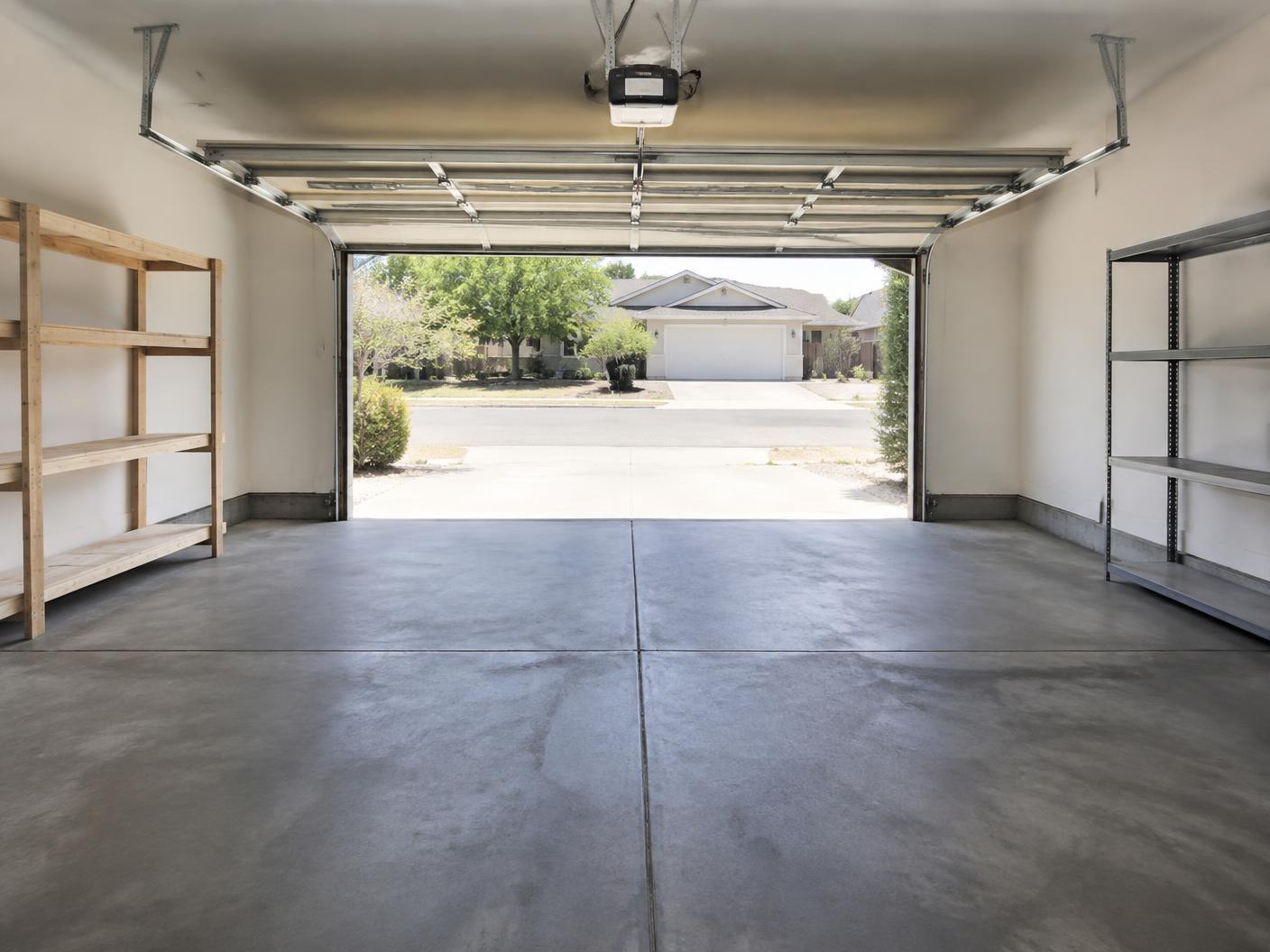 Empty swept garage after a cleanup